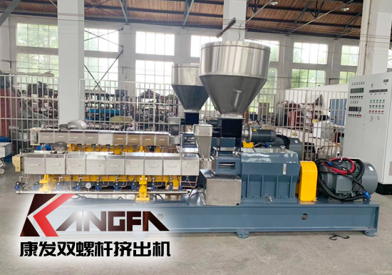 雙螺桿擠出機上下游:車用塑料向低成本、高強度、高沖擊性能、可回收及降解等復合材料及塑料合金方向發展