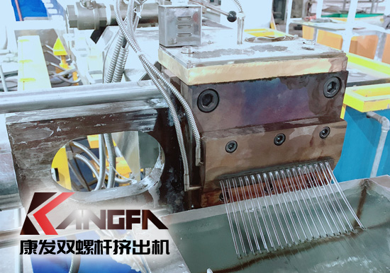 單、雙螺桿擠出機傳統粉末涂料行業特性對比