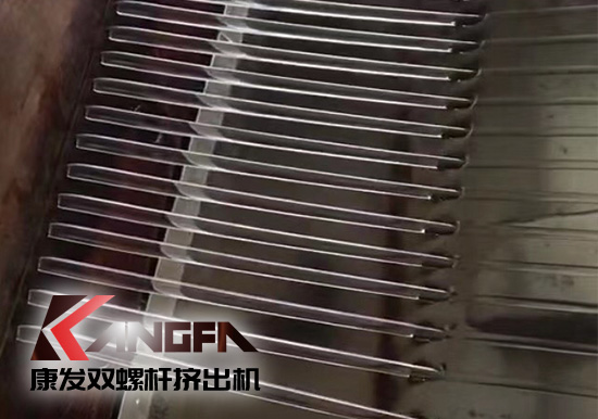 技術(shù)創(chuàng)新與發(fā)展，專注配混合改性裝備！熔噴料雙螺桿擠出機(jī)生產(chǎn)線設(shè)備交付,成功縮短交付日期！