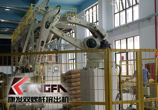 雙螺桿擠出機行業高標準！配料、操作、生產、打包碼垛機械手全過程自動化生產線