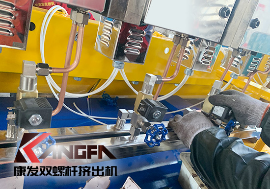 展會播報:第四屆中國·滄州塑料產業博覽會開展,展示內容包括各類雙螺桿擠出機設備、輔助設備及其它塑料產業相關