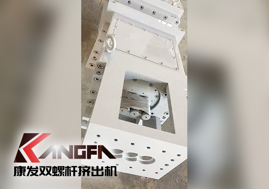 展會播報:第四屆中國·滄州塑料產業博覽會開展,展示內容包括各類雙螺桿擠出機設備、輔助設備及其它塑料產業相關