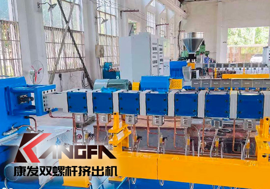 從輸送機理、工藝及配方、螺桿組合、混煉塑化能力及應用等方面具體比較單、雙螺桿擠出機區(qū)別