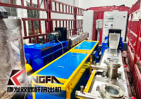 臨近年底，雙螺桿擠出機發貨忙,全力以赴為市場！