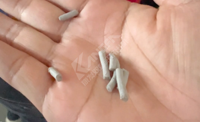 康發(fā)雙螺桿擠出機小型試驗機又開始轉(zhuǎn)動啦！