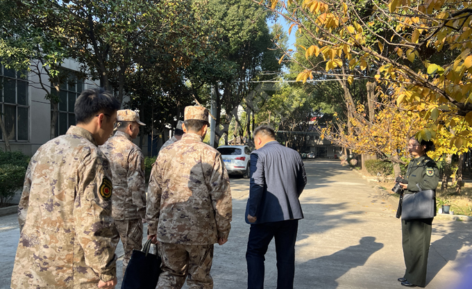 精準調查 深挖潛力 六合區人武部走訪康發雙螺桿擠出機等葛塘街道重點企業