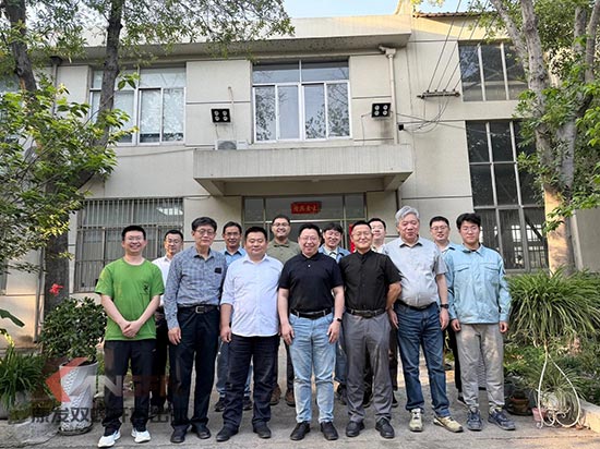 中石化石科院院長李明豐率隊蒞臨康發(fā)雙螺桿擠出機調(diào)研廢塑料循環(huán)利用項目