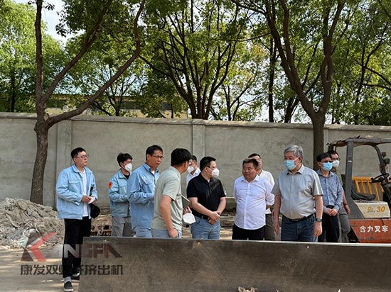 中石化石科院院長李明豐率隊蒞臨康發(fā)雙螺桿擠出機調(diào)研廢塑料循環(huán)利用項目