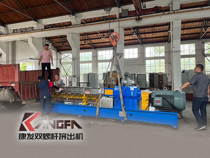 進料段、螺桿旋轉(zhuǎn)與物料推進、塑化與熔融段等雙螺桿擠出機工作原理詳解