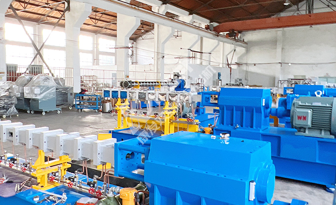 康發橡塑機械制造JSH-75雙螺桿擠出機掠影